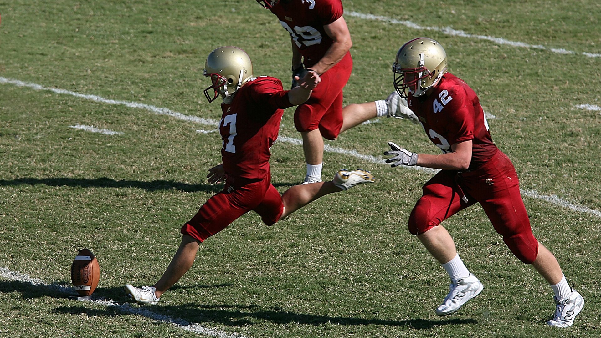 奥格斯堡客场逆转战胜对手，保持不败战绩，奥格斯堡队